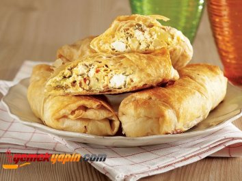PATATESLİ VE LOR PEYNİRLİ BÖREK