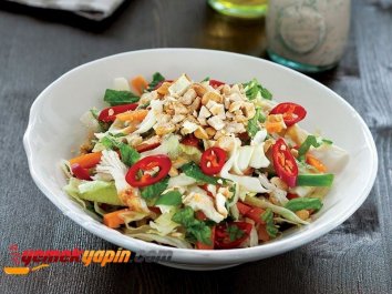 Tavuk Etli Kış Salatası