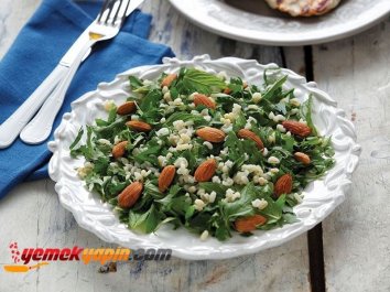 Otlu Bulgur Salatası