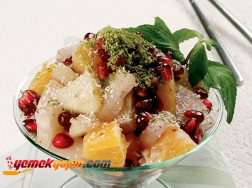 Narlı Meyve Salatası