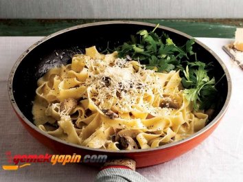 Mantarlı ve Kremalı Makarna