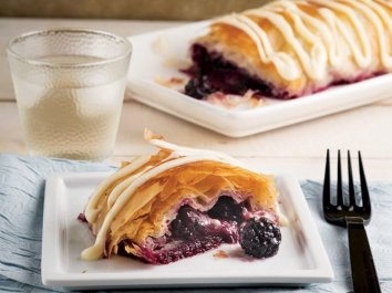 BÖĞÜRTLENLİ STRUDEL AŞK TATLISI