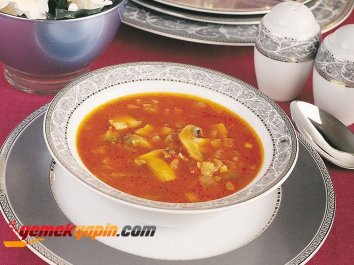 Salçalı Mantar Çorbası