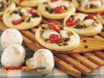 SEBZELİ MİNİ PİZZALAR