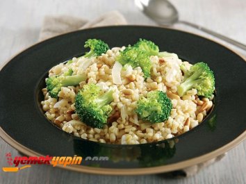BROKOLİLİ BULGUR PİLAVI