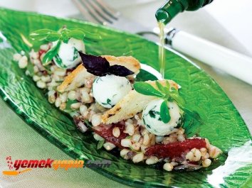Buğdaylı Zahter Salatası