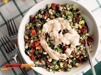 TAHİN SOSLU KIŞ SALATASI