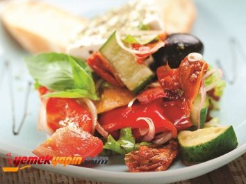 Ege Salatası