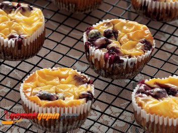 VİŞNELİ MİNİ CHEESECAKE