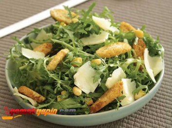 Endivyen Salatası