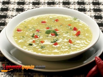 Pırasalı ve Mercimekli Patates Çorbası