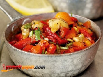 Kurutulmuş Domates Salatası