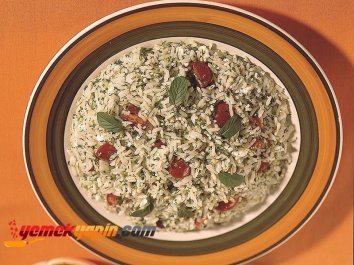 Baharatlı Pirinç Salatası