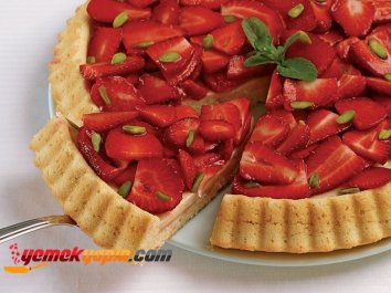 ÇİLEKLİ TART
