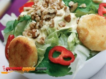 Peynir Paneli Ve Hardal Soslu Salata