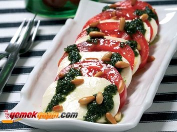 Caprese Salatası