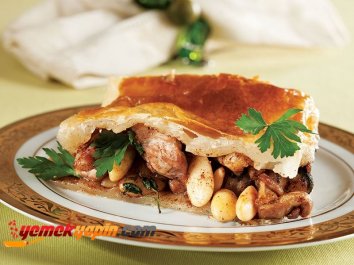 BADEMLİ VE ETLİ BÖREK