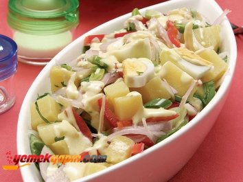 Hardal Soslu Patates Salatası
