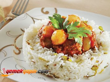 FISTIKLI PİLAV ÜZERİNDE ÇOBAN KAVURMA
