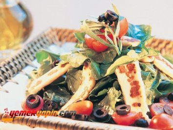 Hellim Peynirli Salata