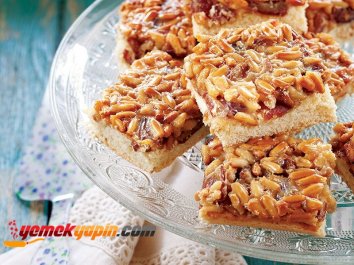 ÇAM FISTIKLI VE HURMALI TART