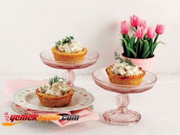 PEYNİRLİ VE MANTARLI TARTÖLET