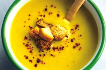 Zerdeçallı Süzme Mercimek Çorbası