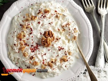 ELMALI KEREVİZ SALATASI