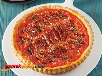 KÖZLENMİŞ KIRMIZI BİBER DOLGULU SUCUKLU TART