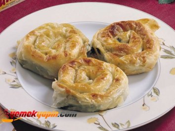 PAZILI GÜL BÖREĞİ