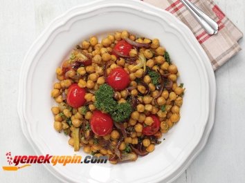 Baharatlı Sıcak Nohut Salatası