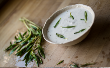 En pratik  soğuk ayran çorbası nasıl yapılır? 