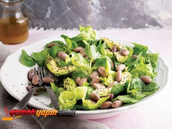 Barbunyalı Marul Ve Avokado Salatası
