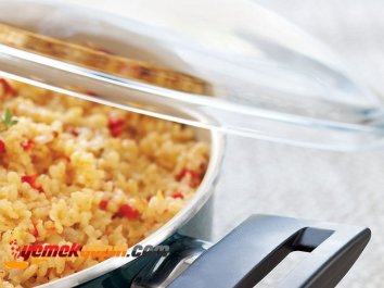 SÜTLÜ, BİBERLİ BULGUR PİLAVI
