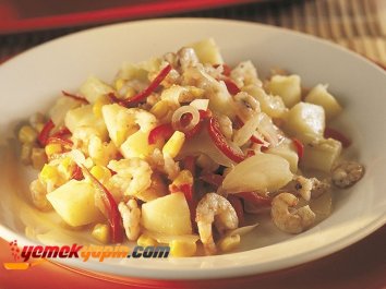 KÖRİLİ VE ELMALI KARİDES SALATASI