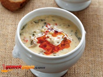 Kuzu Etli Ve Buğdaylı Pazı Çorbası