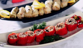 ZEYTİNYAĞLI LAHANA VE BİBER DOLMASI