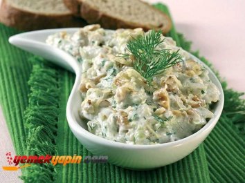 Cevizli Kabak Salatası