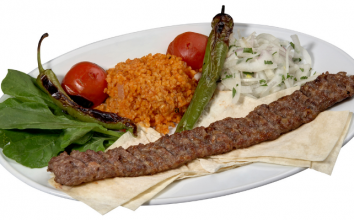 En kolay ve lezzetli Urfa kebap dürüm nasıl yapılır?