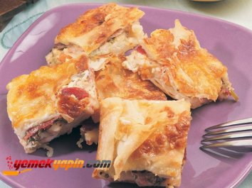 PEYNİRLİ VE PASTIRMALI KOLAY BÖREK