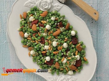 Bezelyeli Kuskus Salatası