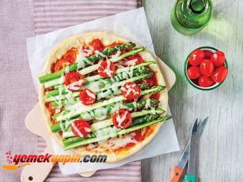 KUŞKONMAZLI VE KİRAZ DOMATESLİ PİZZA
