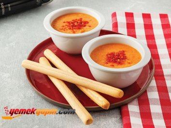 Kuru Domatesli Fasulye Çorbası