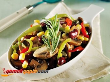 Mantarlı Ve Fasulyeli Salata