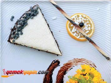 ÇİKOLATALI VE LİMON KREMALI PASTA