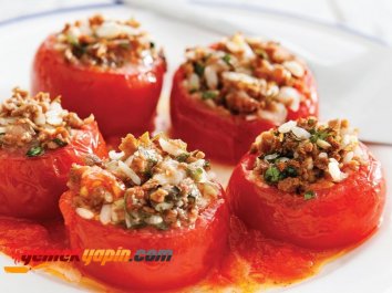 Soslu Domates Dolması