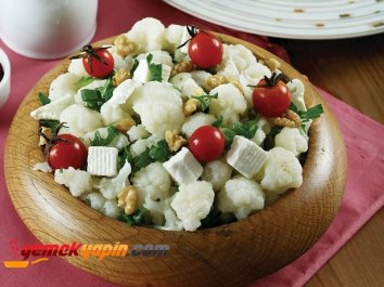 Peynirli Karnabahar Salatası
