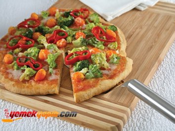KARIŞIK SEBZELİ PİZZA