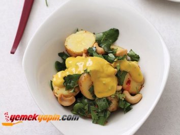 Kajulu Ve Hardallı Taze Patates Salatası