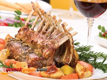 GARNİTÜRLÜ KUZU PİRZOLA